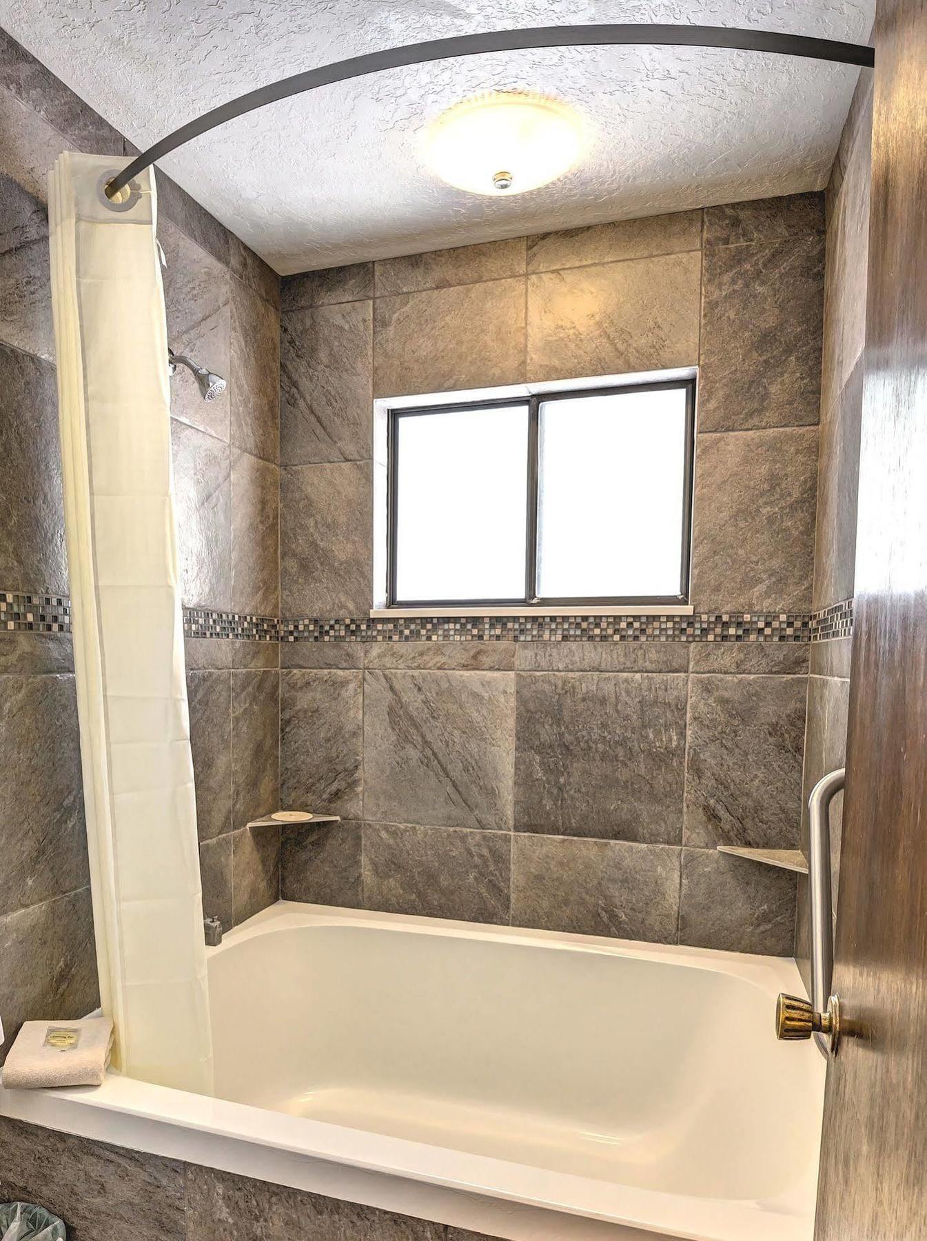 Home Hotel לאבה הוט ספרינגס מראה חיצוני תמונה