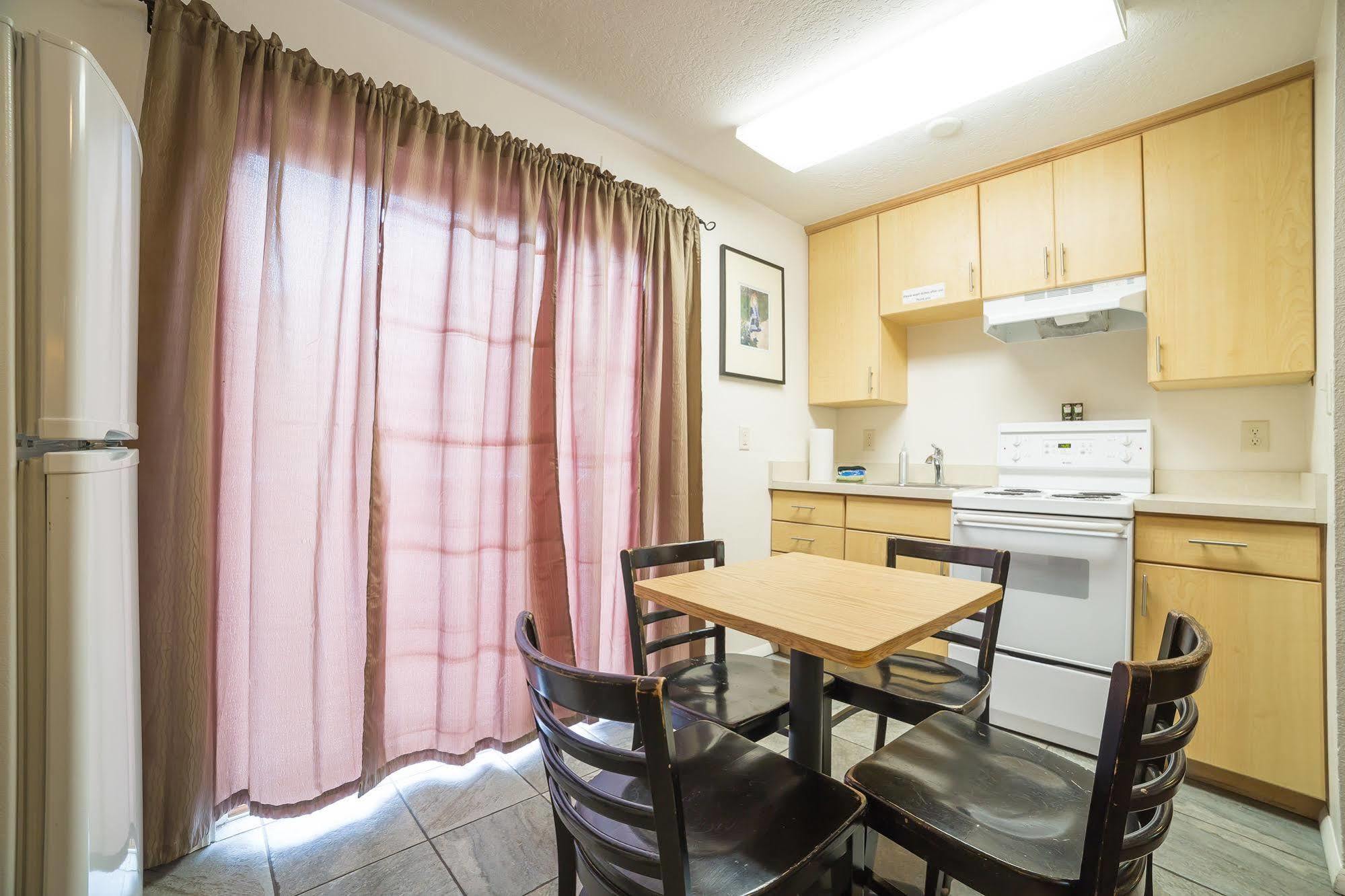Home Hotel לאבה הוט ספרינגס מראה חיצוני תמונה