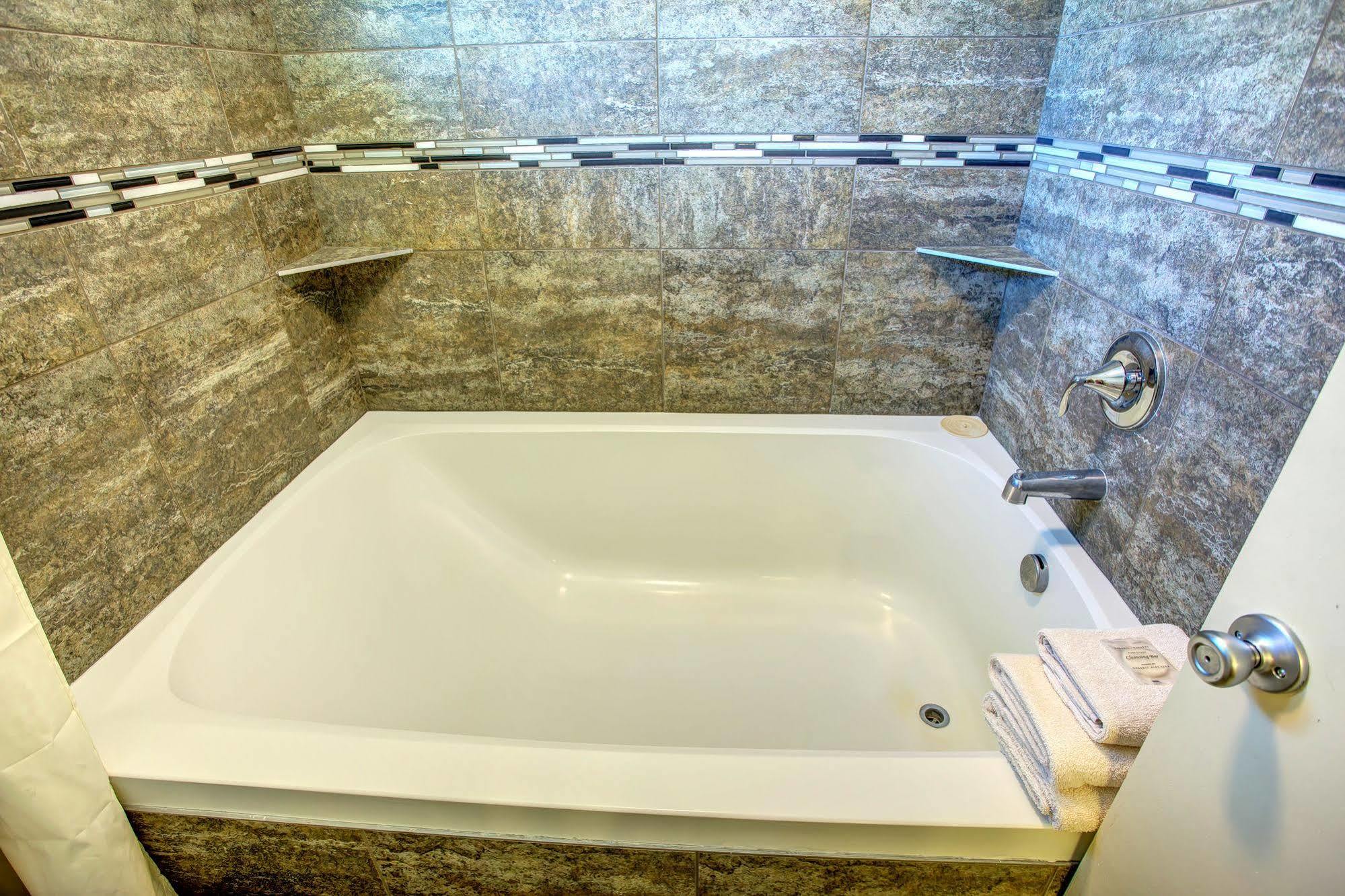 Home Hotel לאבה הוט ספרינגס מראה חיצוני תמונה