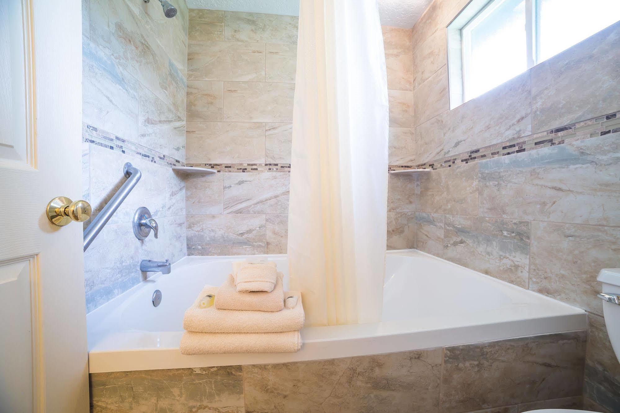 Home Hotel לאבה הוט ספרינגס מראה חיצוני תמונה